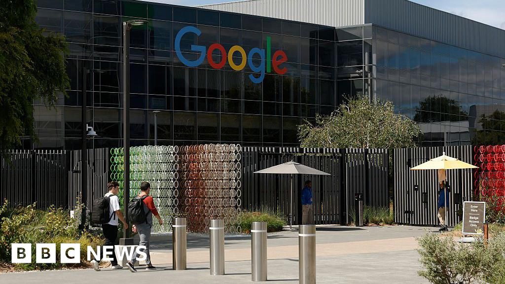 Hundreds of Google workers demand firm cuts ties with ICE - BBC