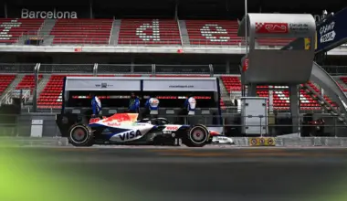 Why was F1 2026 testing in Barcelona held behind closed doors?