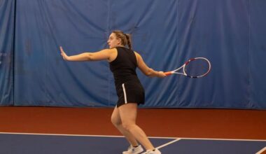 BULLDOGS SUFFER 5-2 LOSS AT BU ON SUNDAY NIGHT