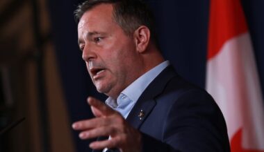 Alberta UCP caucus has 'no business' signing separation vote petition: former premier
