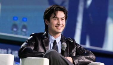 Heated Rivalry's Hudson Williams is writing a novel and loves Joan Didion