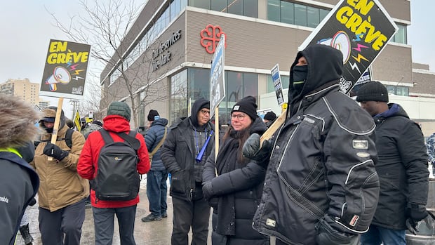 No garbage pickup, arenas closed: What to know about Montreal's blue-collar workers' strike