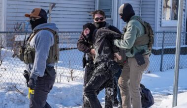 U.S. border czar says about 700 federal immigration officers to leave Minnesota