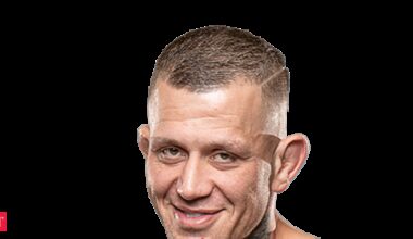 Watch the shocking moment a fighter bites his opponent’s ear at Clash MMA 15, what happens next will leave you stunned!