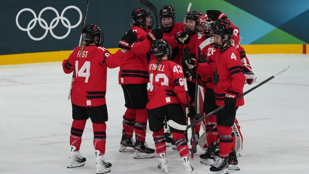 Poulin injury clouds comfortable Canadian victory in physical contest against Czechs