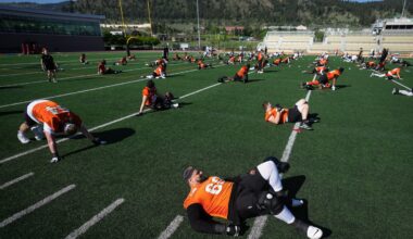 Winnipeg Blue Bombers shore up their offensive line by signing former Lion Broxton