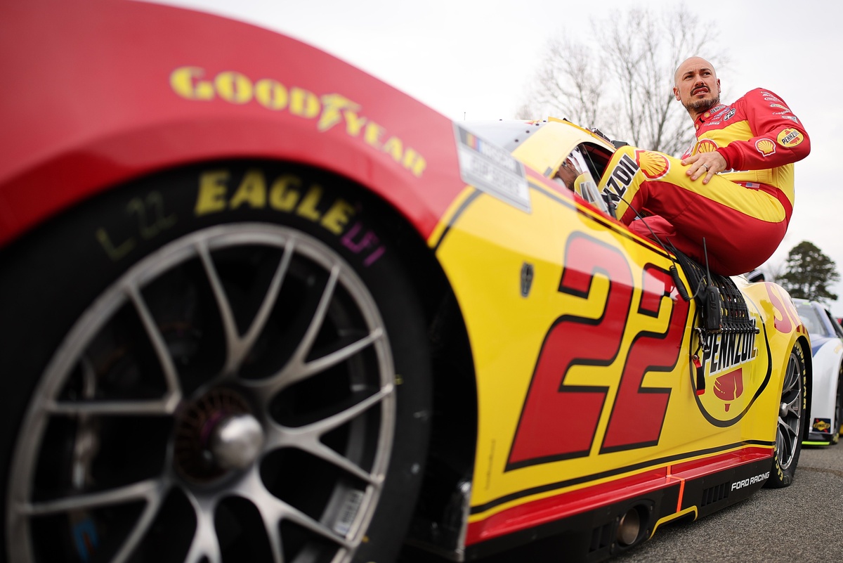 Why three-time NASCAR champion Joey Logano is bald now