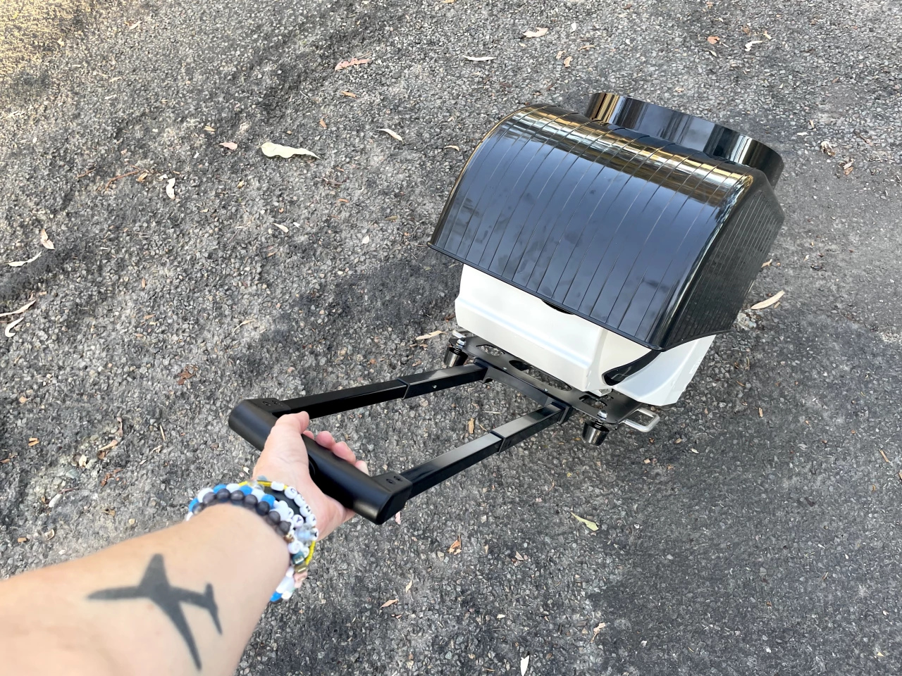 Wheeling the Pongbot over rough terrain was fine – the wheels handling uneven surfaces much better than my suitcase at the same weight