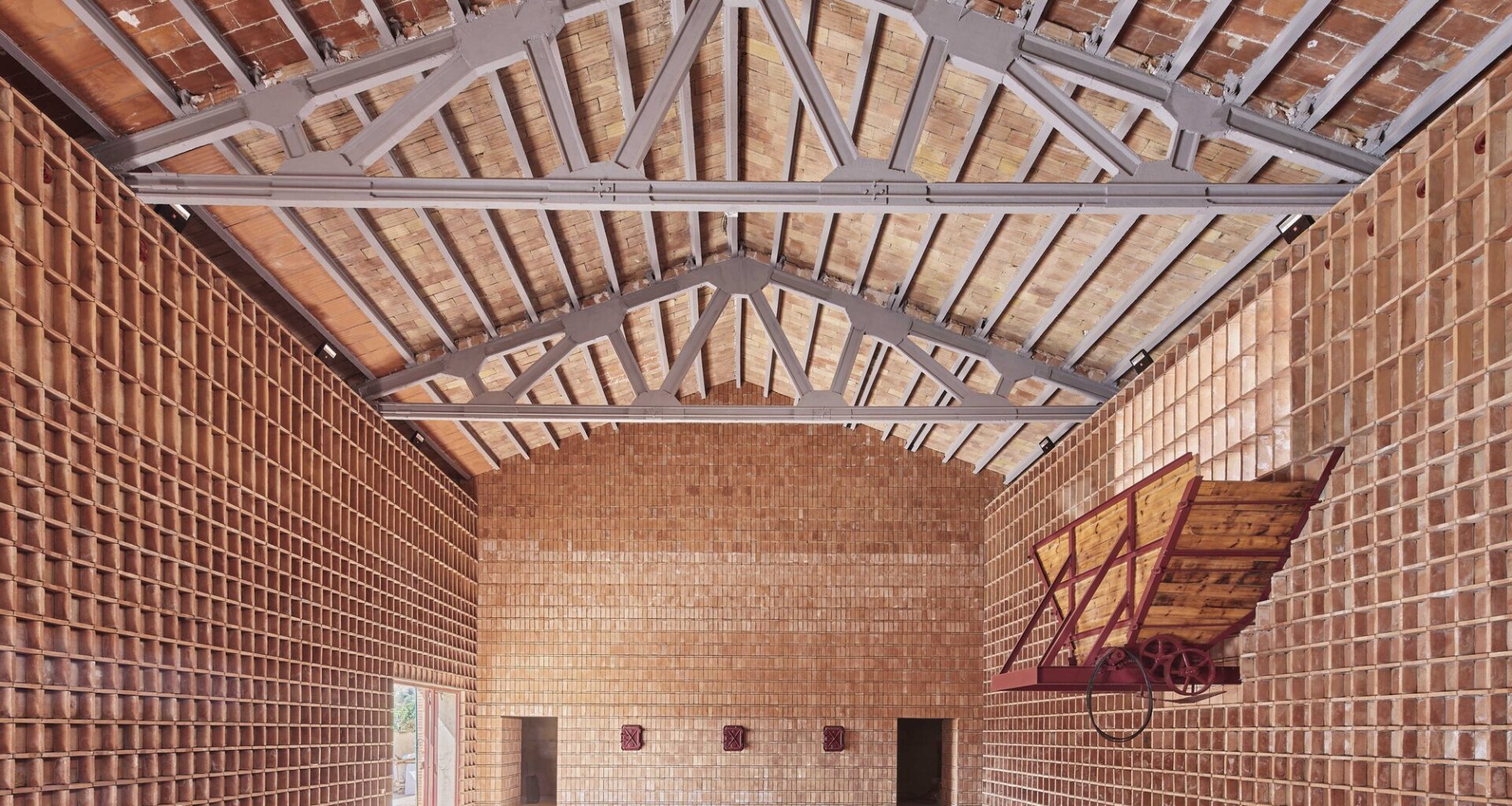 Rehabilitation of the Agricultural Cooperative for a Multipurpose and Cultural Space in Flix / Camps Felip Arquitecturia