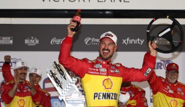 Joey Logano wins Duel #1 as Mears full-throttles into wreck to make the Daytona 500