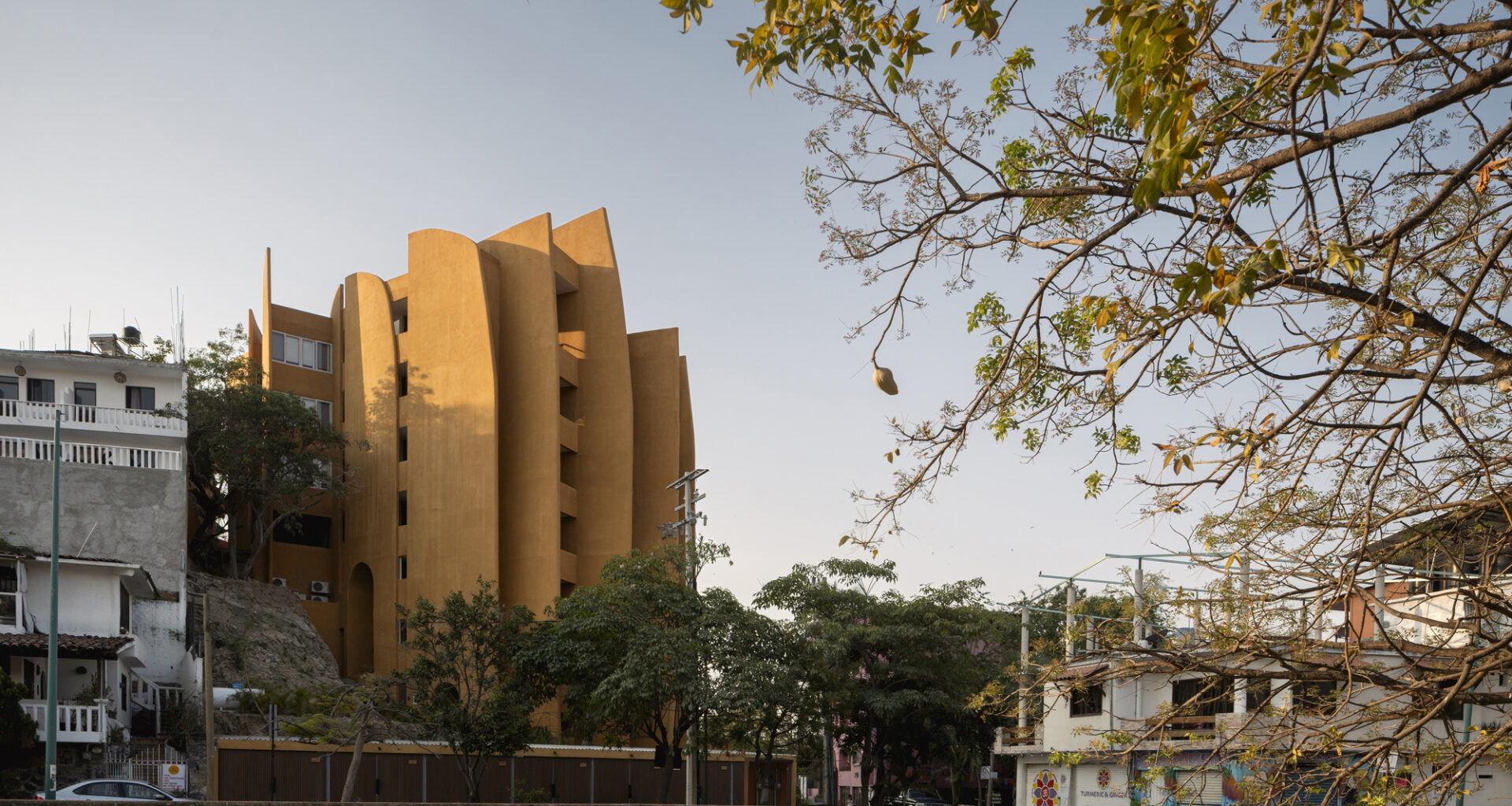 Carpinteros Residential Building / Zozaya Arquitectos
