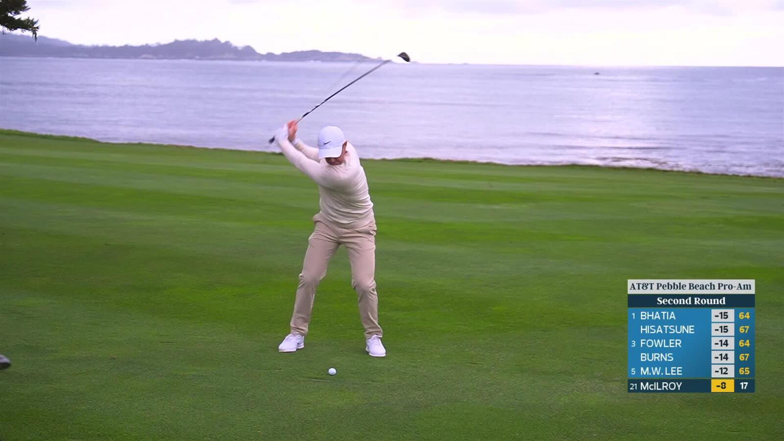 Rory McIlroy sinks 4-foot birdie putt on No. 18 at AT&T Pebble Beach