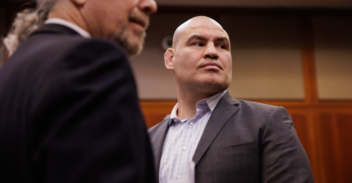 Cain Freed! UFC heavyweight champ Velasquez is leaving prison today!