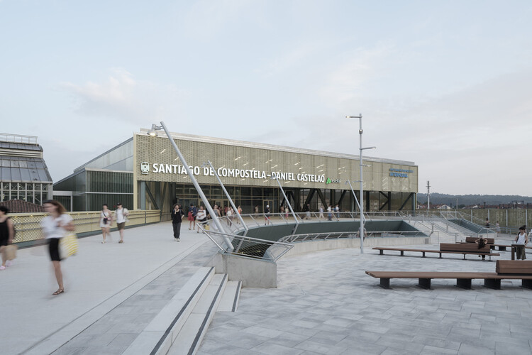 Train Station and Footbridge / Estudio Herreros - Exterior Photography