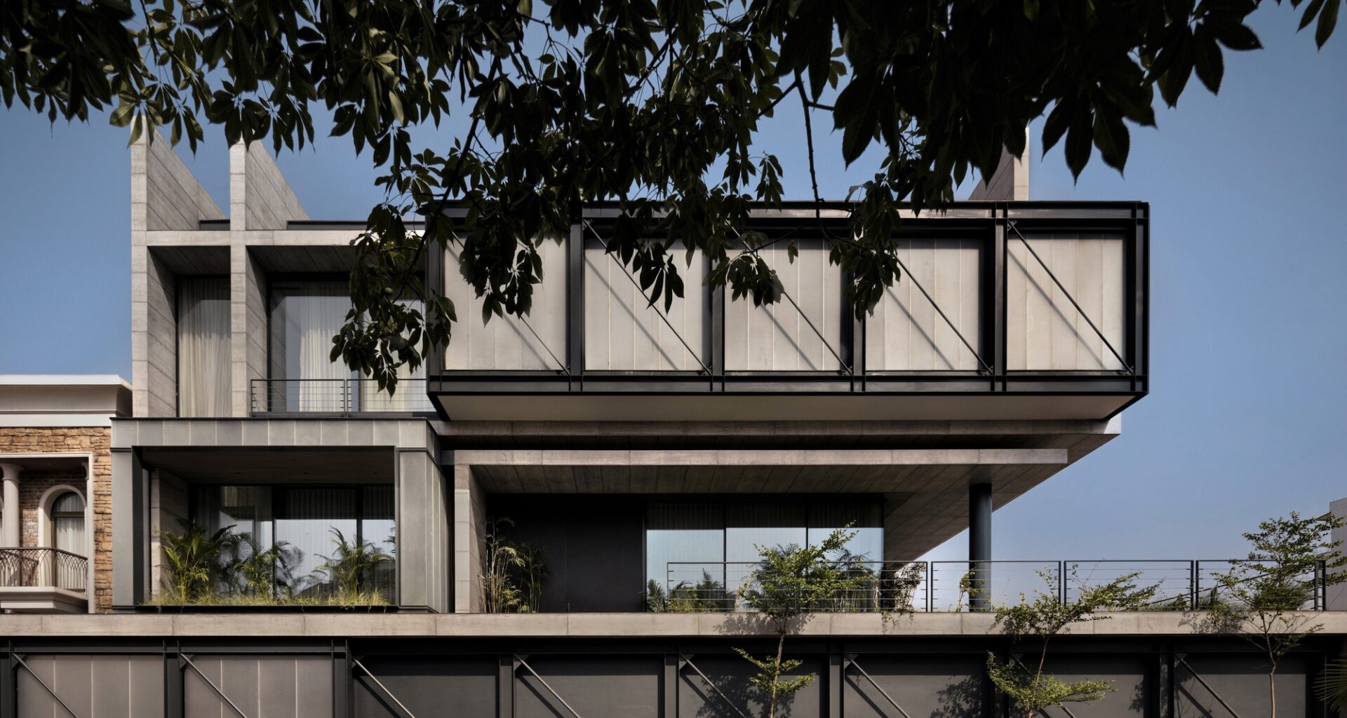 Residence T20 / Minimalist Architecture & Design Studio