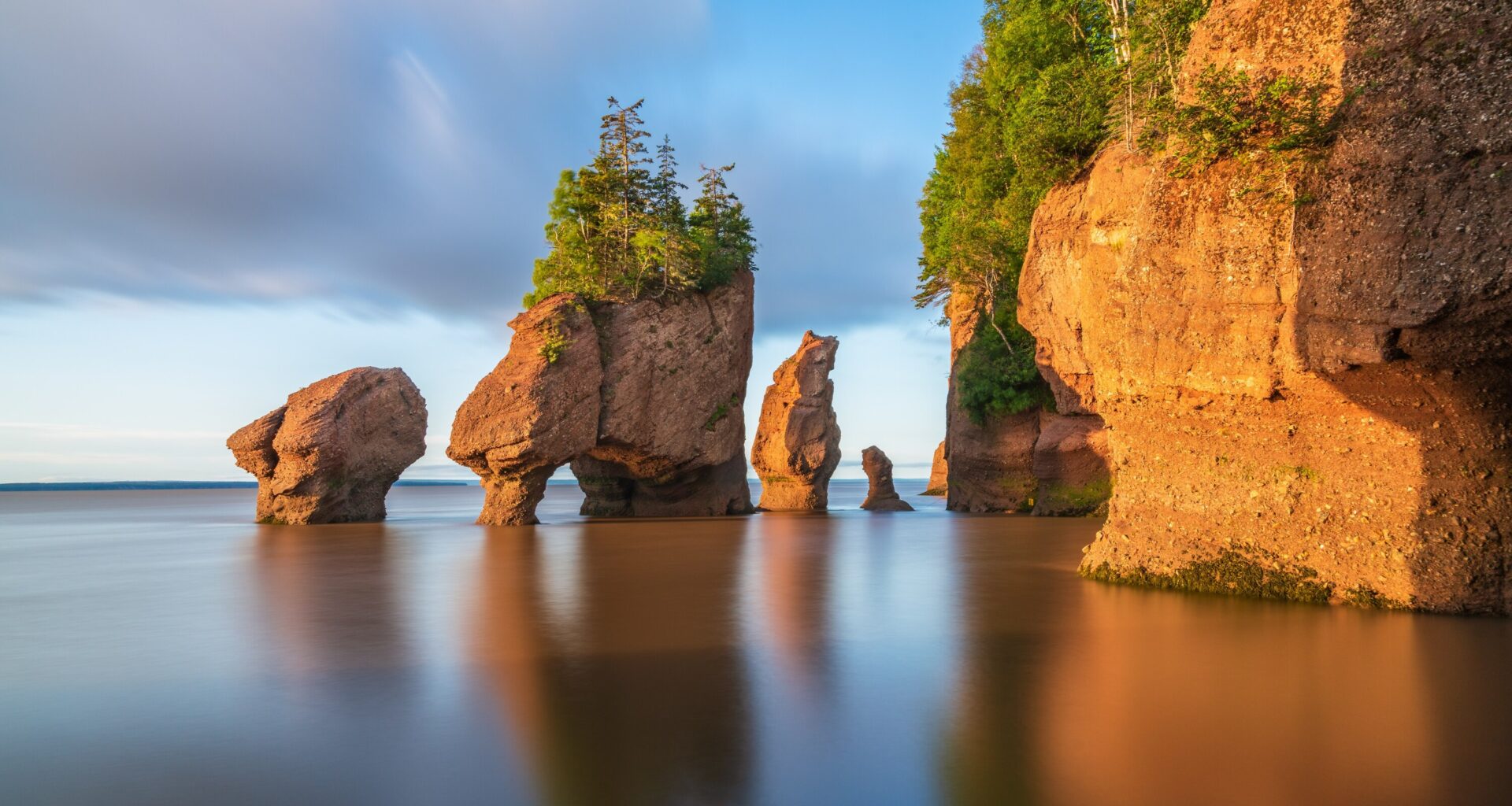 One Of The Best Beaches In The World Is In Canada — And Its Location Will Surprise You