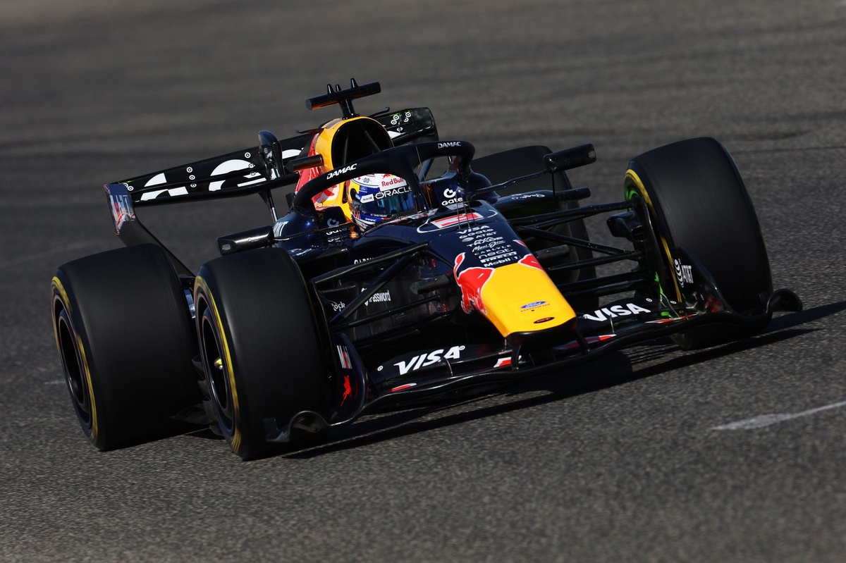 LIVE: F1 Bahrain pre-season testing - Verstappen sets fastest lap, Aston Martin suffers latest breakdown | Live text