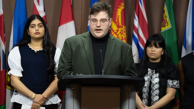 Youth advocates call on Ottawa to listen to them before tabling new online harms bill