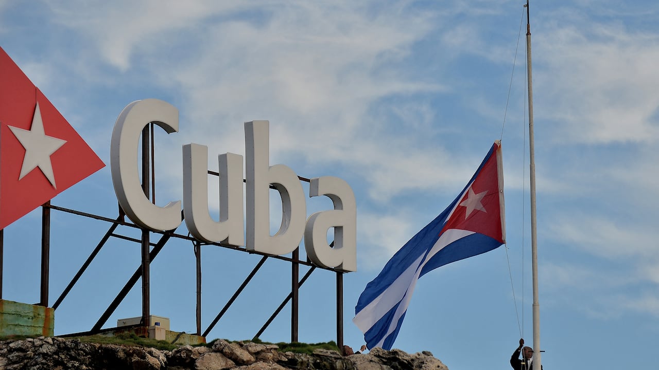 What should Canada do as U.S. oil blockade weakens Cuba? | Hanomansing Tonight