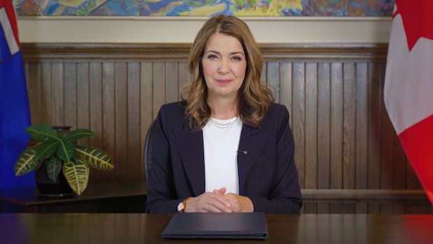 Alberta Premier Danielle Smith announces fall referendum on immigration, constitutional questions