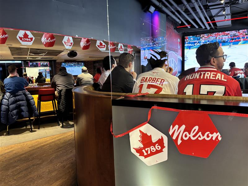 Montreal fans gather for Team Canada's men's hockey semi-final, Finland leads 2-1