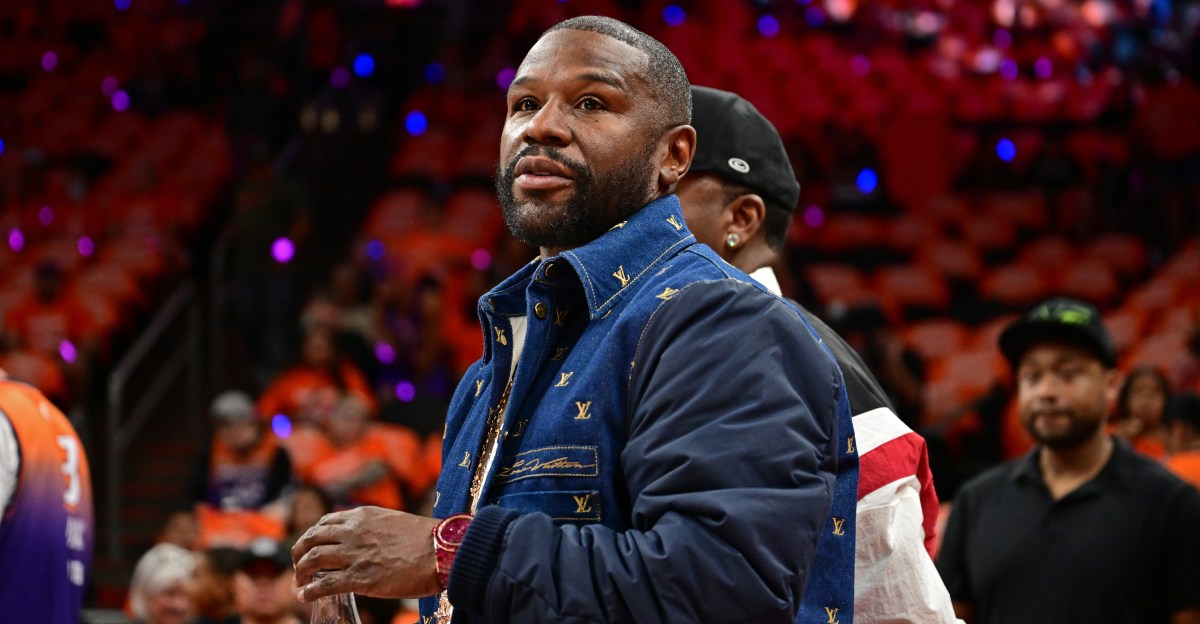 Floyd Mayweather, 48, plans full boxing comeback