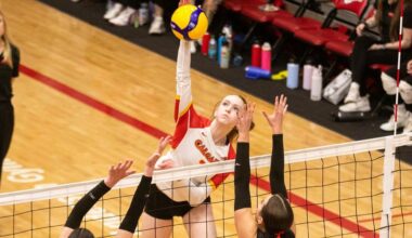 Dinos force Game 3 with big road win