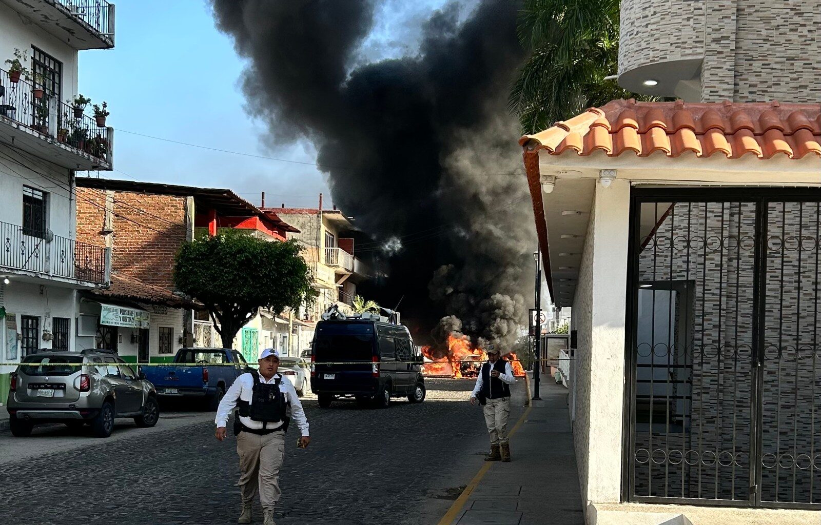 Winnipeg couple among those in lockdown as violence erupts in Mexico – Winnipeg Free Press