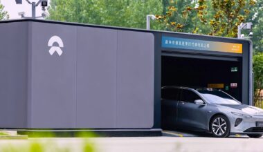 Nio performs 165,898 battery swaps — IN A SINGLE DAY
