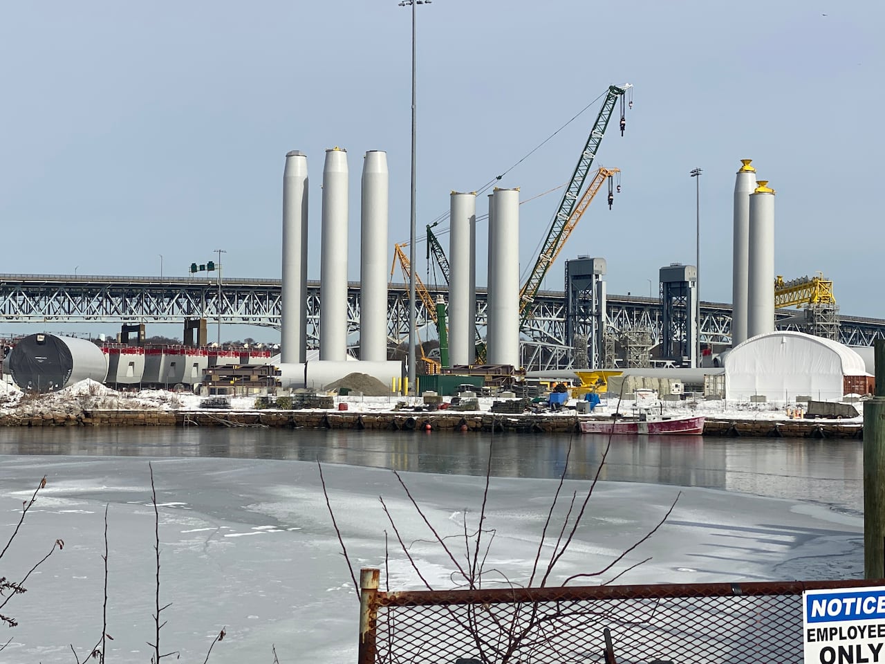 New London State Pier stacks up massive blades and turbine towers up to 250 meters high, before transporting them out to wind farms off the coast. 