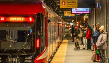 Calgary Transit riders could soon see longer, 2-hour window for transfers