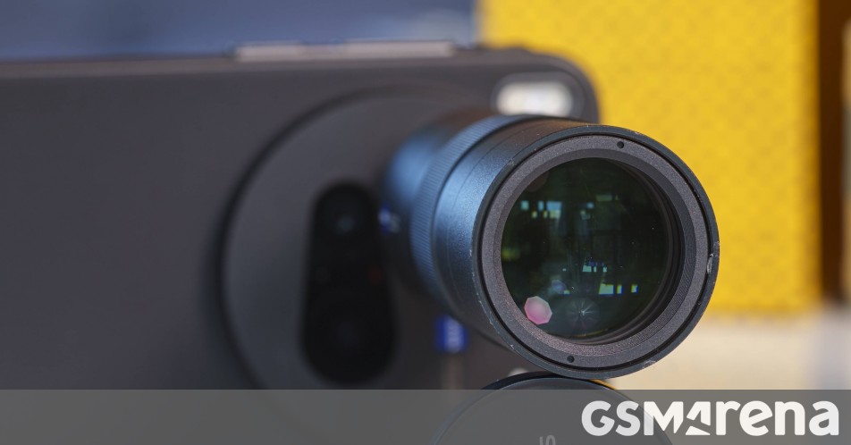 vivo X300 Ultra said to support a dual lens teleconverter kit