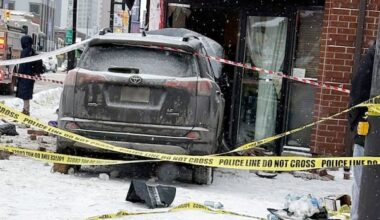 1 dead, 4 injured after SUV crashes into Rideau Street drop-in