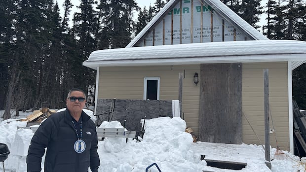 Innu chief condemns 'cowboy' tactics after wildlife officers raid cabin for caribou carcass