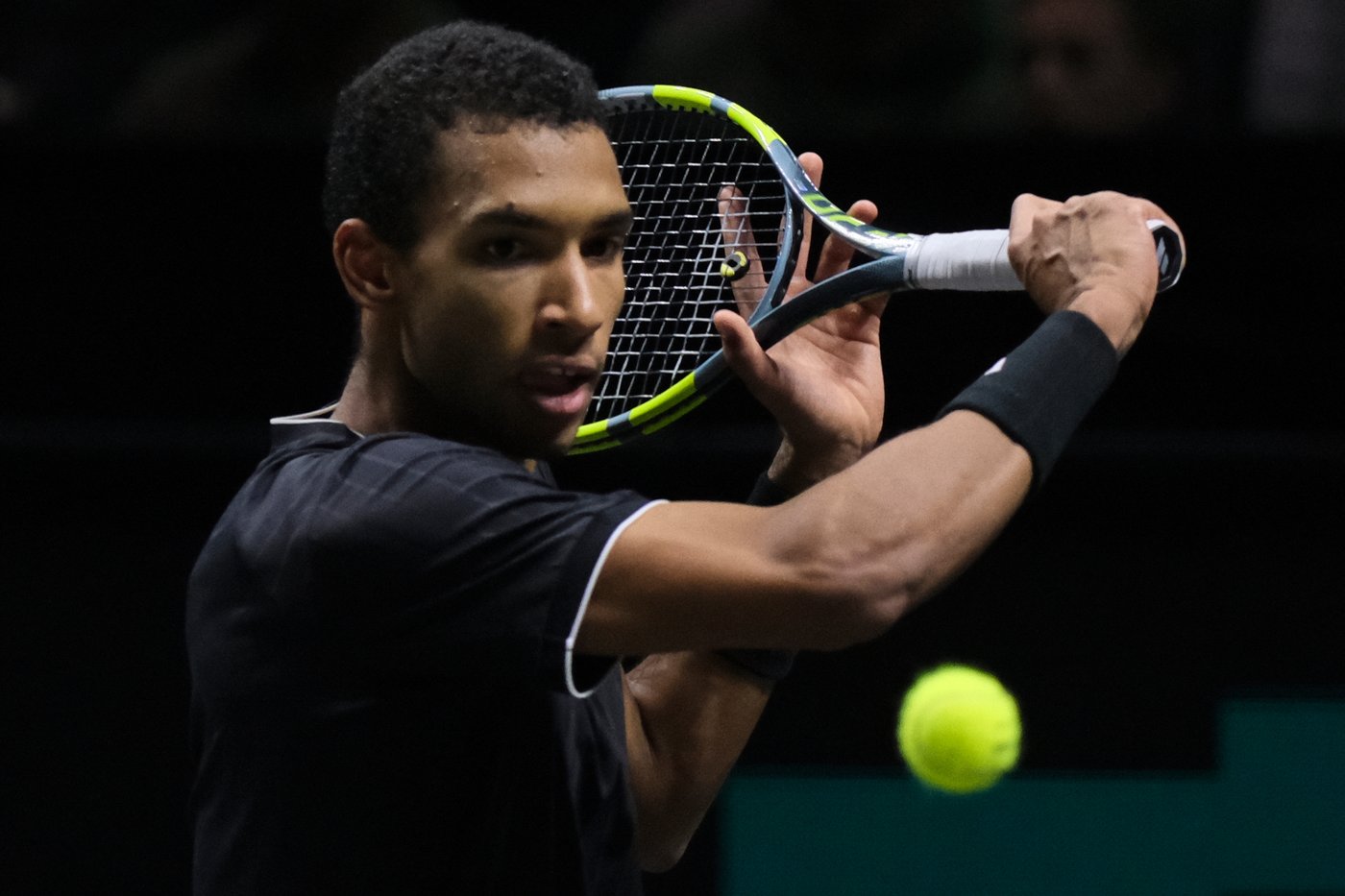 Montreal’s Auger-Aliassime rolls into Dubai semifinals, sets up Medvedev clash | NanaimoNewsNOW