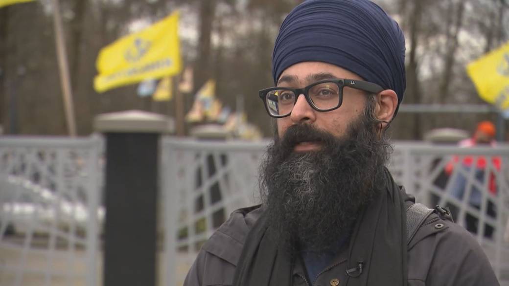 Click to play video: 'Police warn Canadian Sikh activist of threat to life ahead of Carney’s India visit'
