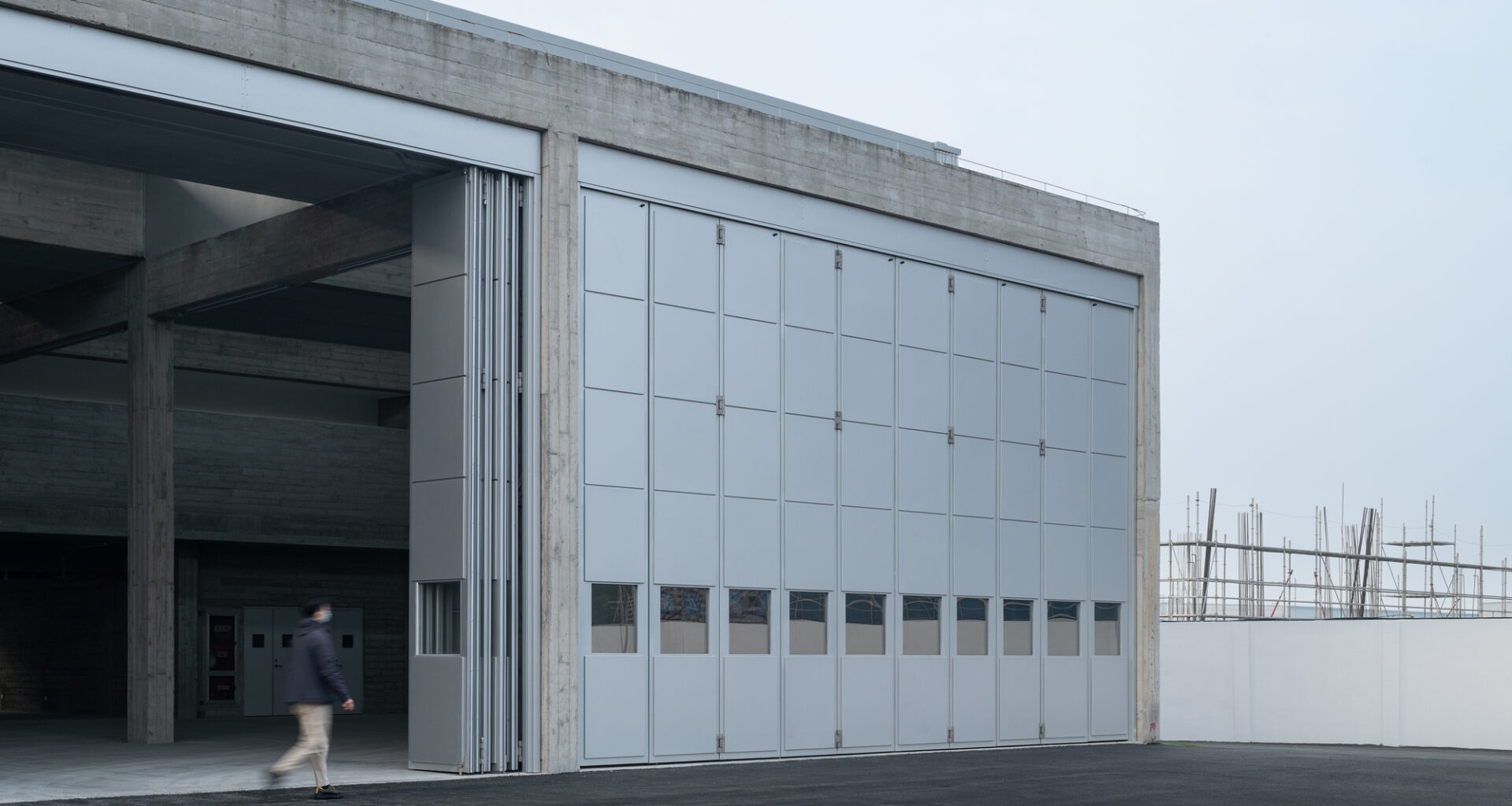 Yuanfeng Road Fire Station / genarchitects