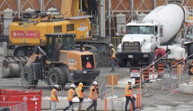 Province will not commit to opening date on new subway line in Toronto