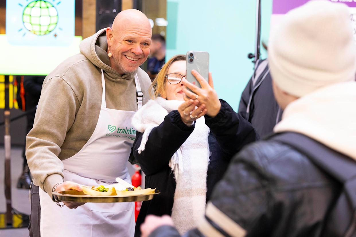EDITORIAL USE ONLY
Chef Tom Kerridge at Trainlineâs âThe way to trainâ pop-up experience at London Kingâs Cross Station, launched to encourage people to maintain their New Yearâs resolutions. Picture date: Friday January 9, 2026. PA Photo. Throughout the day, talent experts will host masterclasses to support train travellers in achieving their goals, following new research that six in ten people in the UK say people give up on new hobbies too quickly. Photo credit should read: David Parry/PA Media AssignmentsÂ 