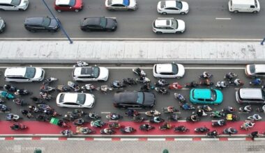 Walking without sidewalks, cycling without lanes: time for change