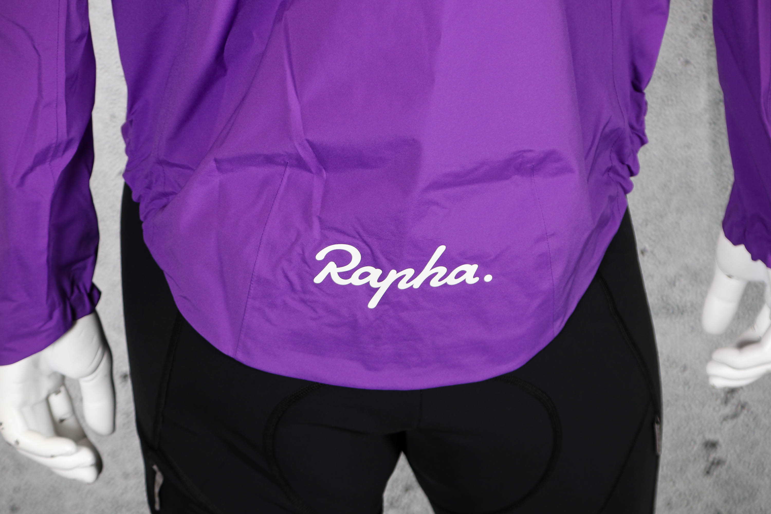 2025-Rapha-Mens-Core-Rain-Jacket-tail.jpg