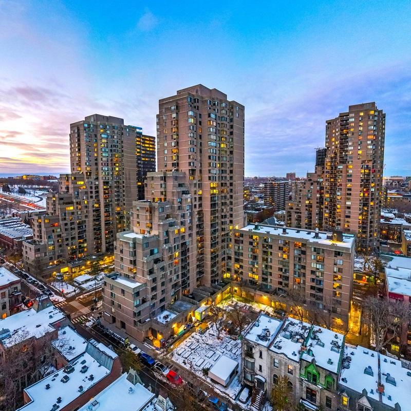 The La Cité Apartments in Montreal. (Courtesy Avison Young)