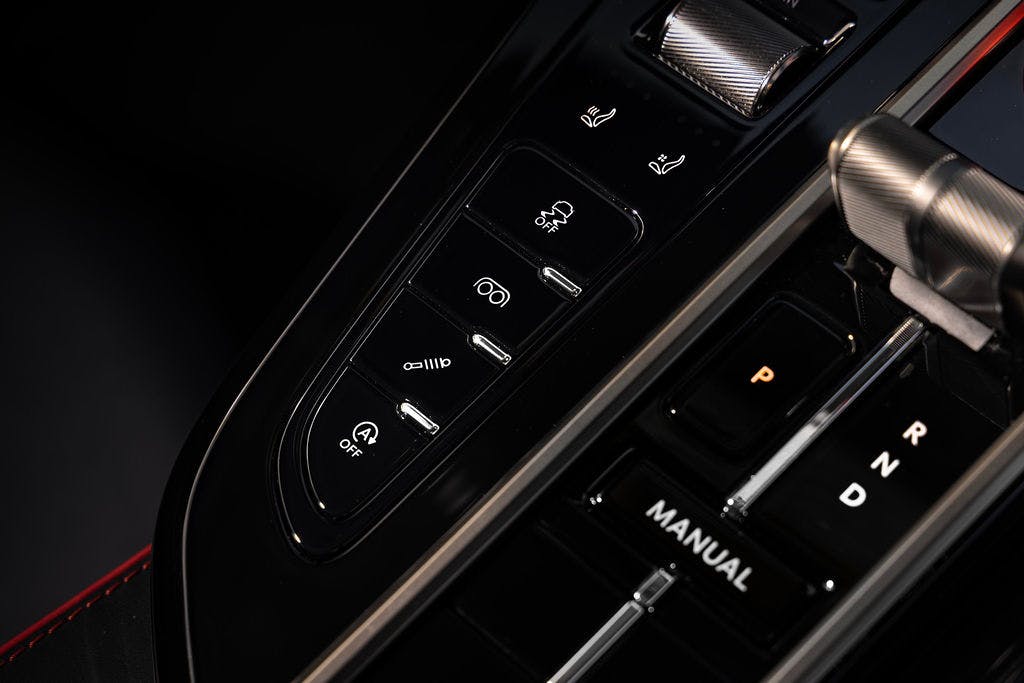 2026 Aston Martin Vantage S console buttons