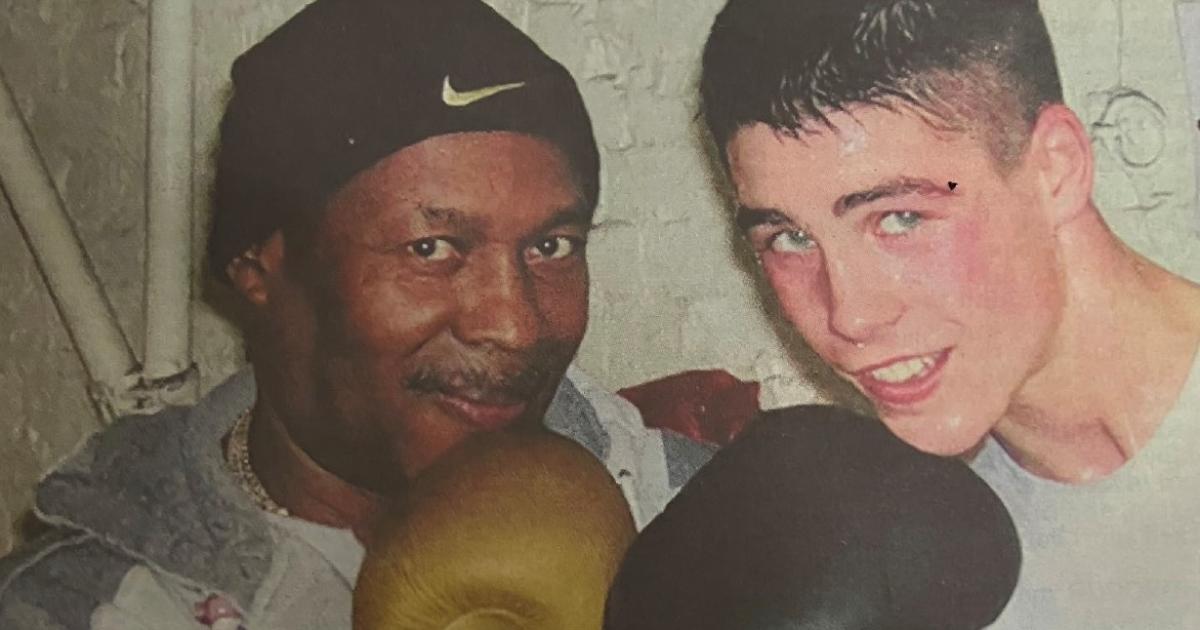 Memorial installed for Swindon boxing 'legend'