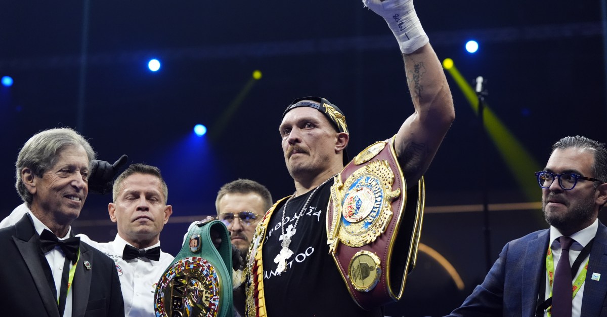 Oleksandr Usyk set to defend heavyweight title against Rico Verhoeven
