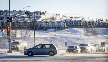 Winter makes comeback as storm warning hits Calgary