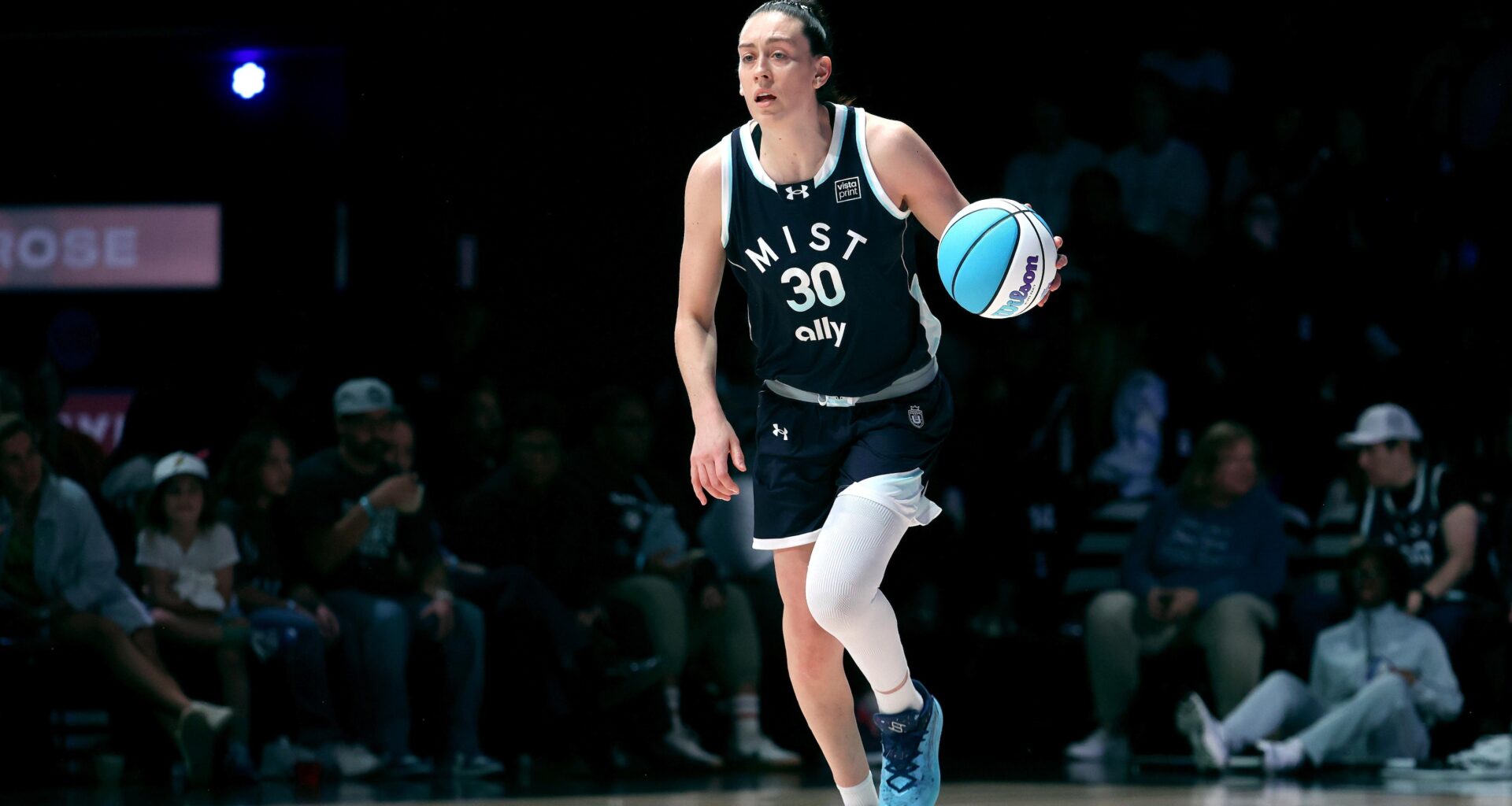 Breanna Stewart Returns to EuroLeague on Fenerbahce Contract amid WNBA CBA Negotiations