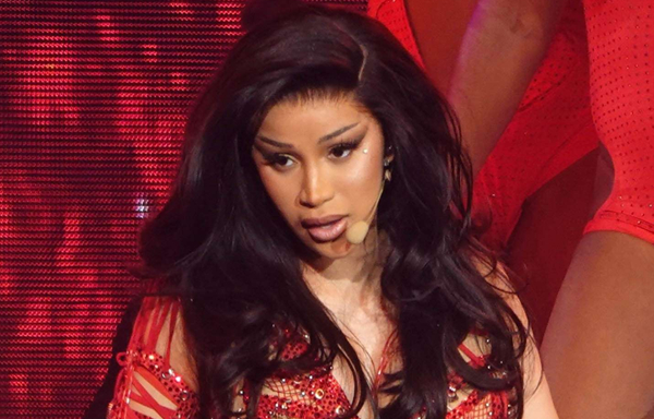 'That was the government' - Cardi B declares after falling on stage