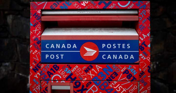 Ottawa gives Canada Post a $1.01-billion loan amid ongoing financial struggles - National