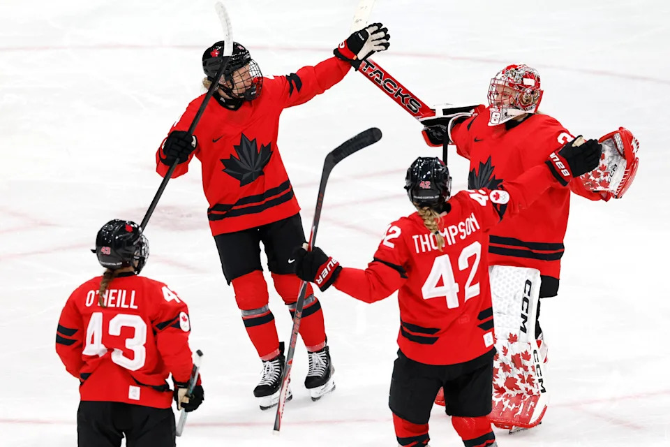 Milano Cortina 2026 Olympics - Ice Hockey - Women's Play-offs Quarterfinals - Canada vs Germany - Milano Rho Ice Hockey Arena, Milan, Italy - February 14, 2026. Canada players celebrate after the match REUTERS/David W Cerny